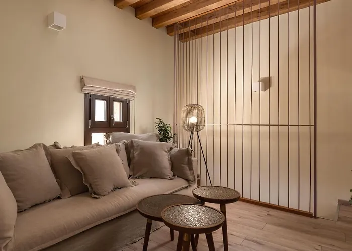 Daire San Antonio Luxury Apartments, Medieval Town